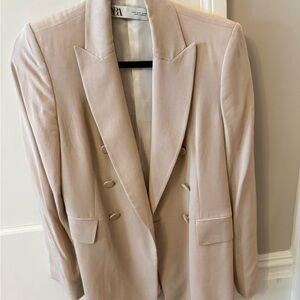 Zara Women's Elegant Beige Blazer